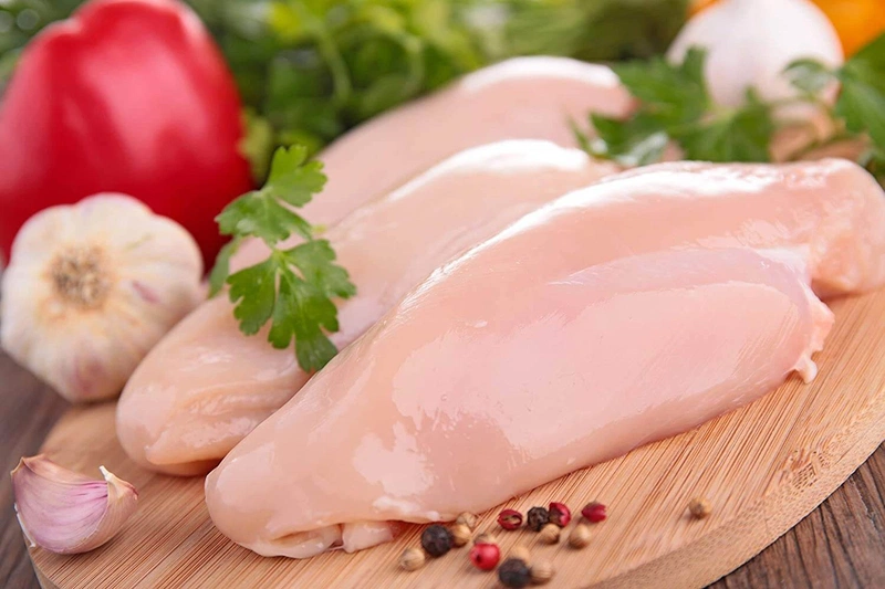 100g ức gà bao nhiêu calo? 